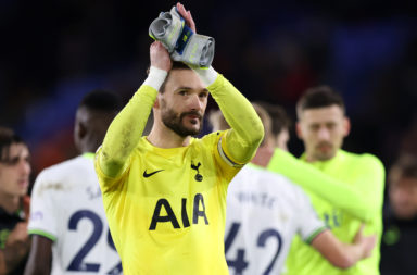 ugo Lloris of Tottenham Hotspur applauds the fans after the team's victory during the Premier League match between Crystal Palace and Tottenham Hotspur